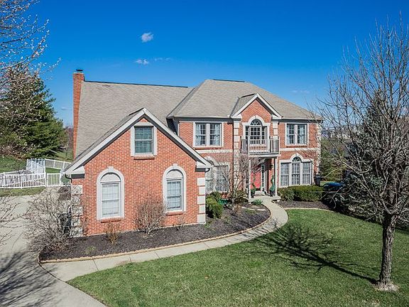 3rd image of 904 Appleblossom Dr