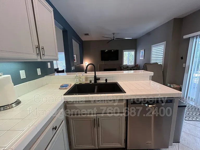 2162 Shannon Way — Photo 25