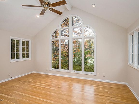 3rd image of 5123 S Quail Crest Dr SE #3