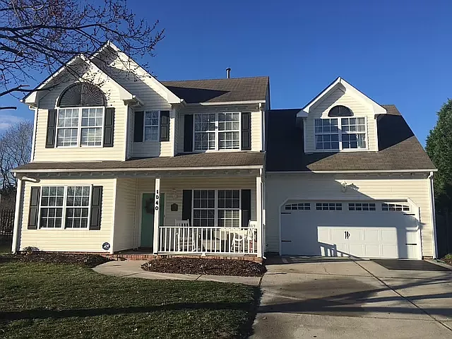 1040 Hawthorne Farm Ter — Photo 1