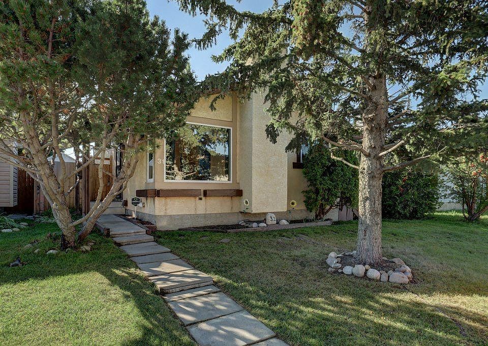1st image of 31 W Castledale Way NE