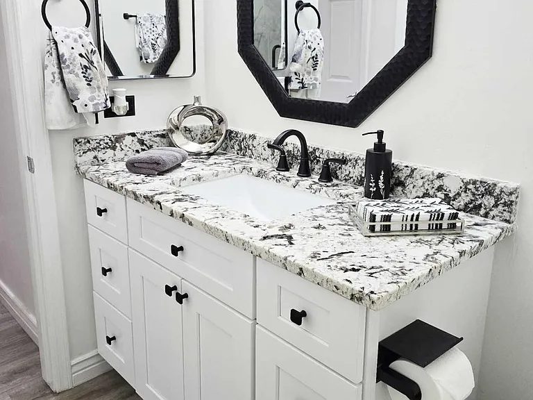 E Deer Valley Dr — Photo 12