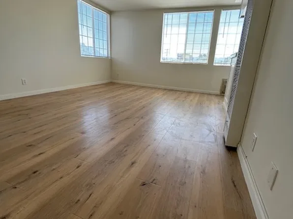 5225 Cahuenga Blvd APT 20, North Hollywood, CA 91601