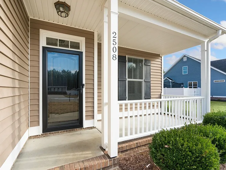 2508 Chelsea Dr NW — Photo 5