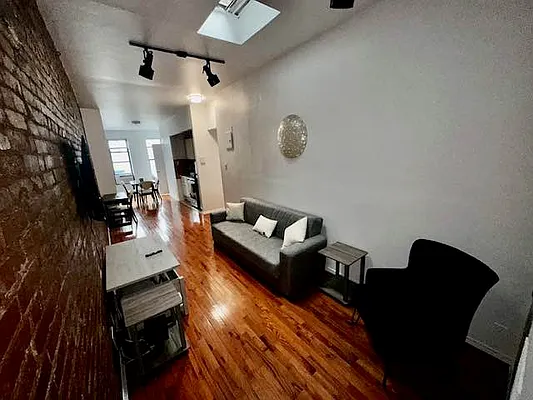 Rented by Oxford Property Group | media 9