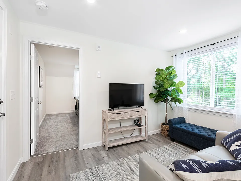224 Lafayette Rd #2