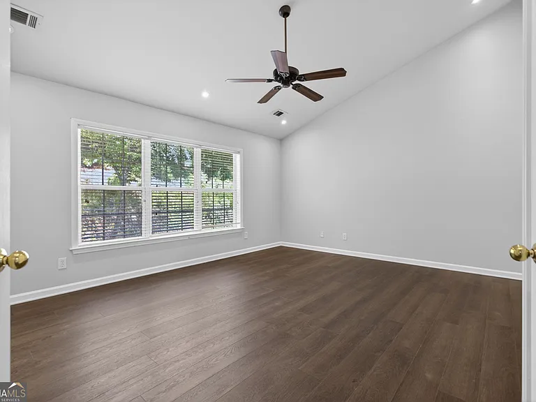 28 Stonehenge Ct — Photo 40