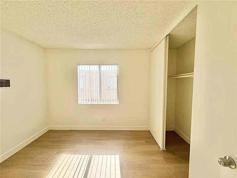 Baylor Apartments - 7531 — Photo 20