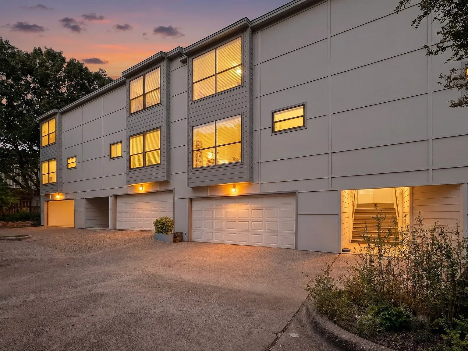 2 bed, 2.0 bath, 1188 sqft, $1,590 — Photo 1