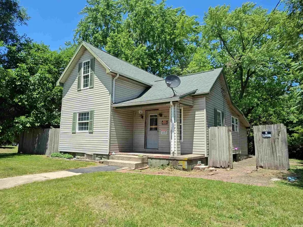 307 W Bender St, Knox, IN 46534