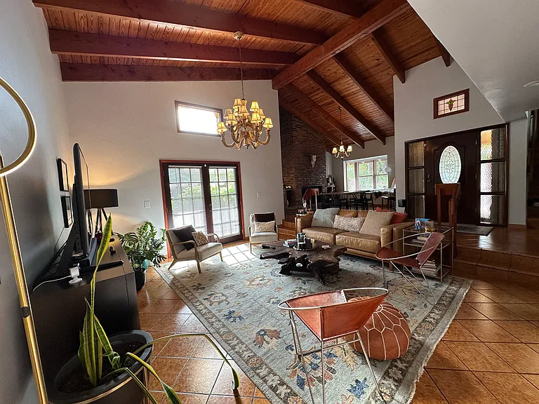 1028 Malaga Ave — Photo 1