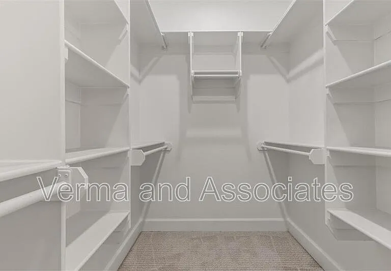 1050 Whistler St — Photo 7
