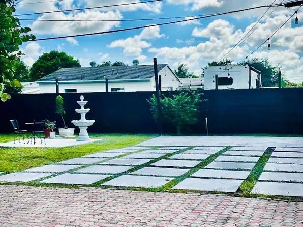 5690 Honeysuckle Drive, West Palm Beach, FL 33415