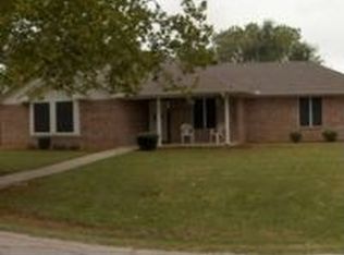 900 S Jefferson St, Pilot Point, TX 76258