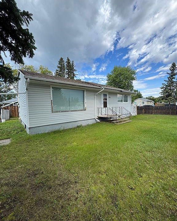 1st image of 301 26th St W