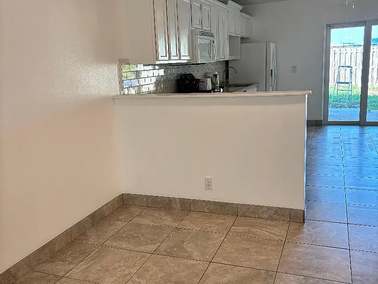 kitchen table area