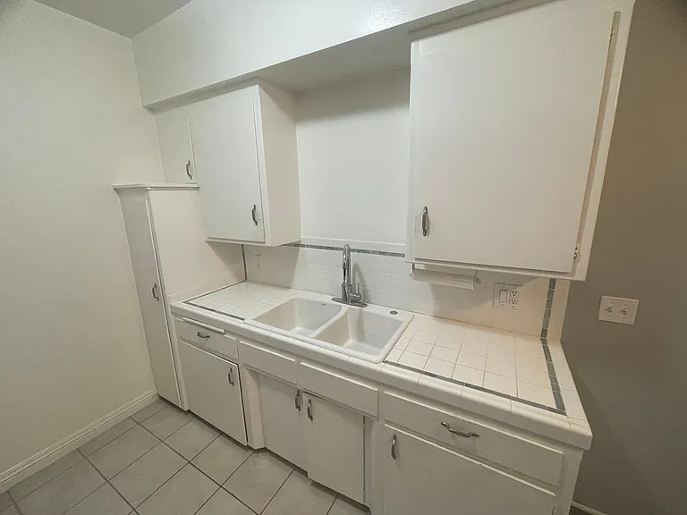 3111 3rd St #19 — Photo 7