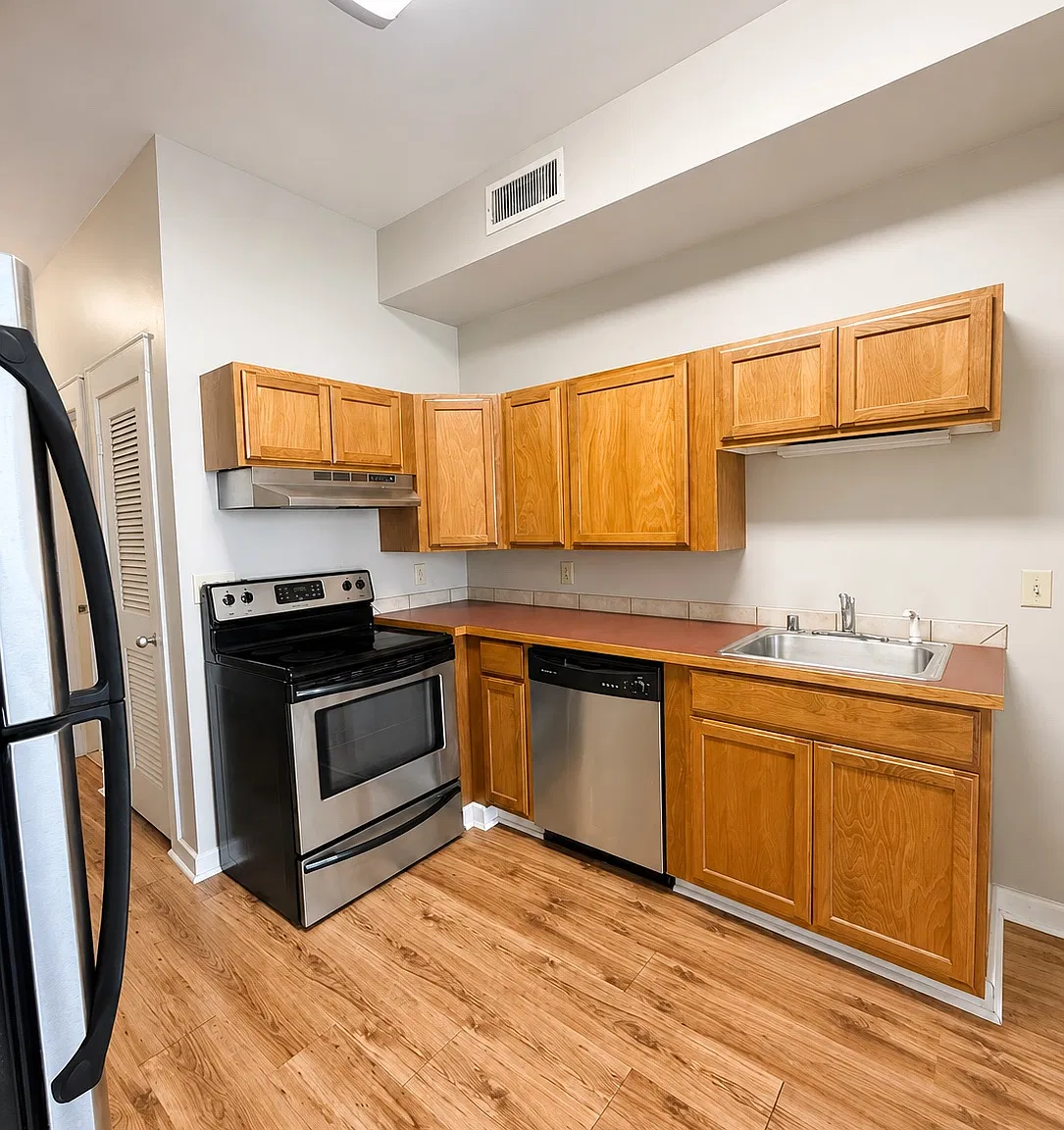 Studio, 400 sqft, $975 — Photo 3