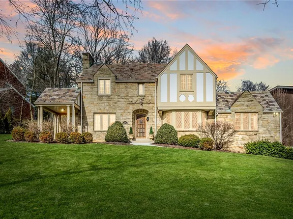 1060 Lakemont Dr, Pittsburgh, PA 15243