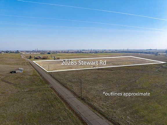 5th image of 20285 Stewart Rd