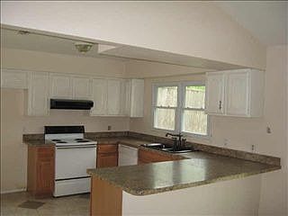 3rd image of 638 Michael Dr
