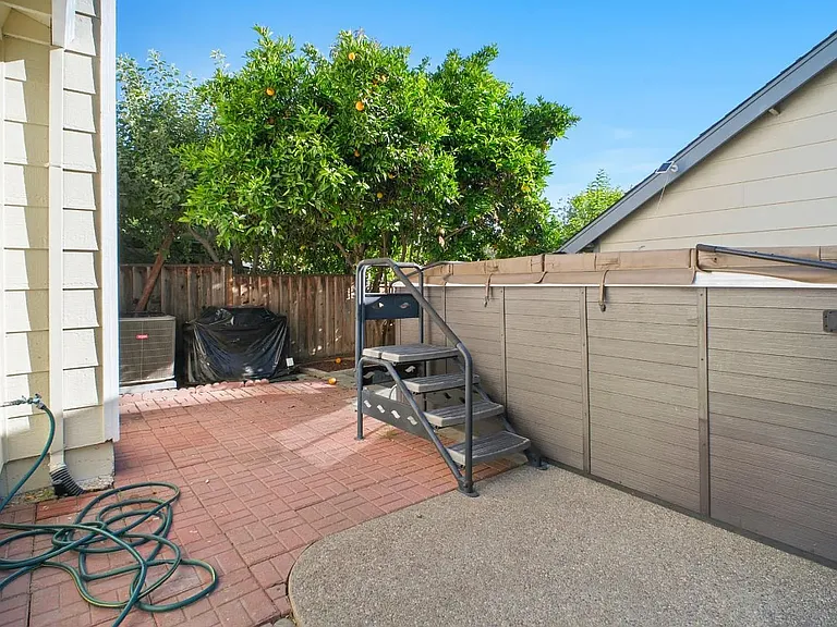 1796 Lucretia Ave — Photo 27
