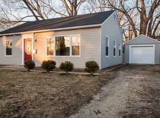 906 E Fairlawn Dr, Urbana, IL