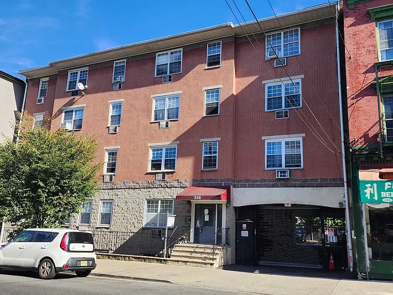 356 Palisade Ave #2C — Photo 1
