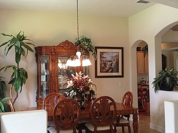 3rd image of 160 Heatherbrooke Cir