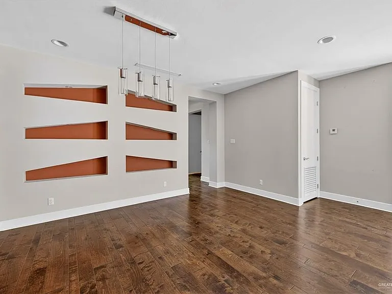 1444 Ozark Ave — Photo 13