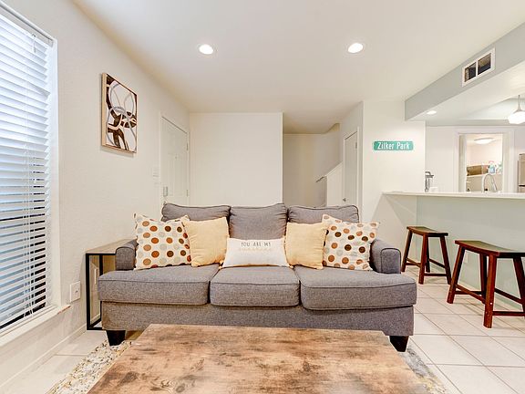 3rd image of 6005 Cougar Dr APT B