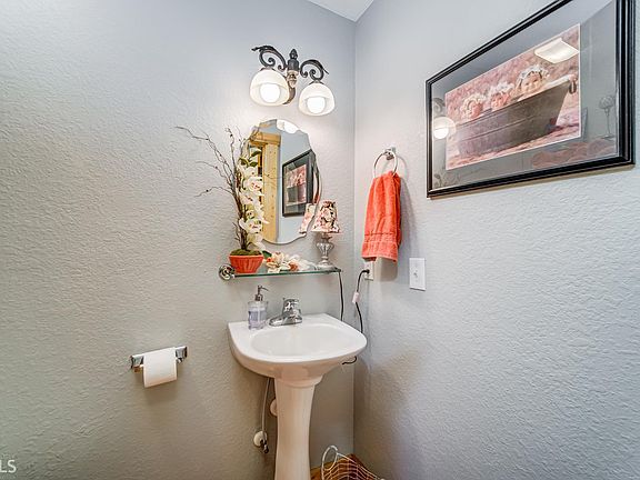 4th image of 5710 Valley View Ln Unit 1
