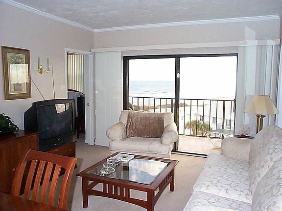 Open and bright living room.