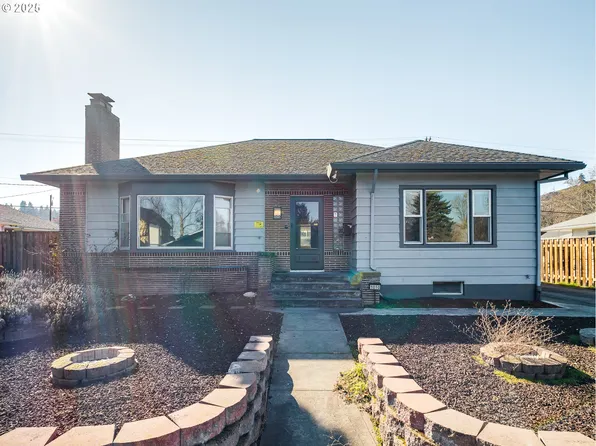 1010 W 9th St, The Dalles, OR 97058