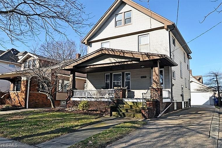1st image of 1428 Larchmont Ave