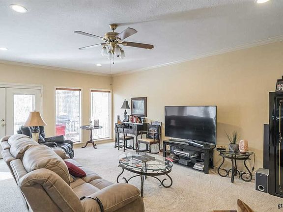 5th image of 712 Chimney Rock Dr