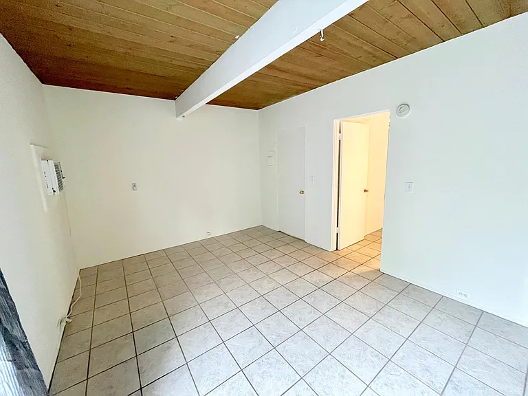 1900 E Baristo Rd #6 — Photo 23