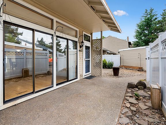3rd image of 28656 SW Ash Meadows Blvd APT 26