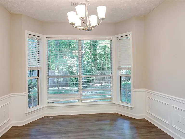4940 Tanners Spring Dr — Photo 4