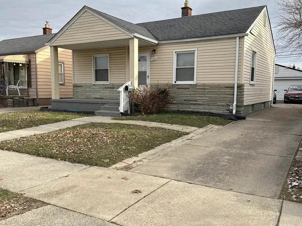 12137 Irene St, Southgate, MI 48195