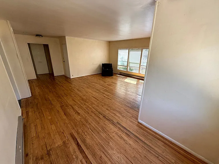 2525 Kincaid St — Photo 3