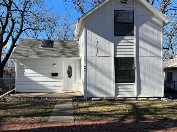 1005 Pennsylvania St, Lawrence, KS 66044