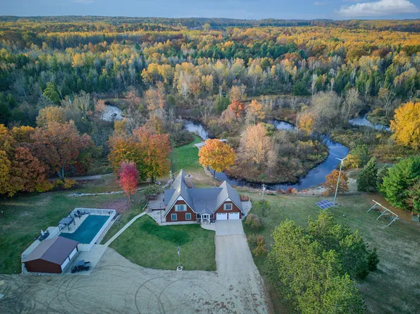 11497 S Woodruff Rd, Blanchard, MI 49310