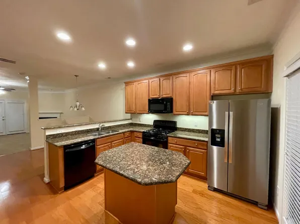 331 Kinellan Ln, Cary, NC 27519