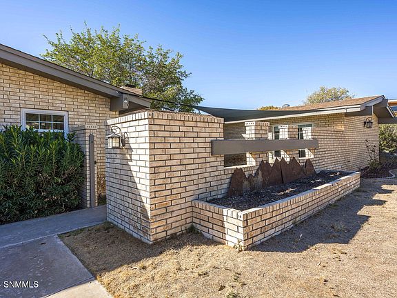 5th image of 2025 Huntington Dr