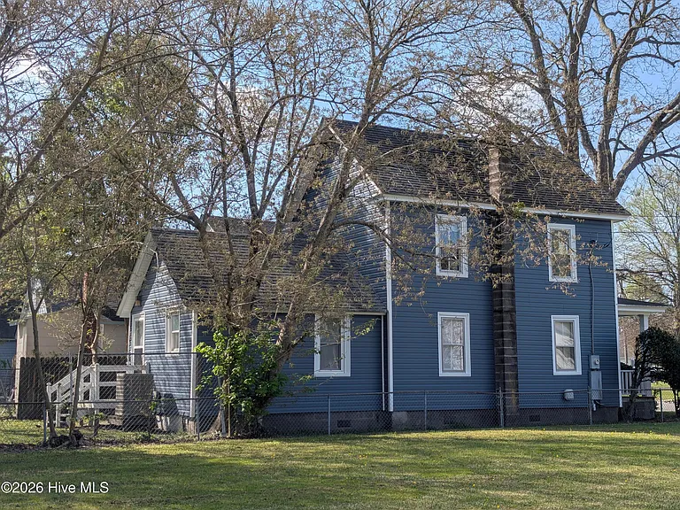 710 Beech St — Photo 3