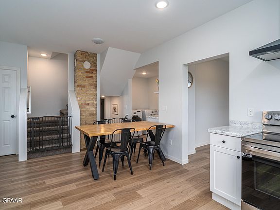 3rd image of 1814 18th St NE