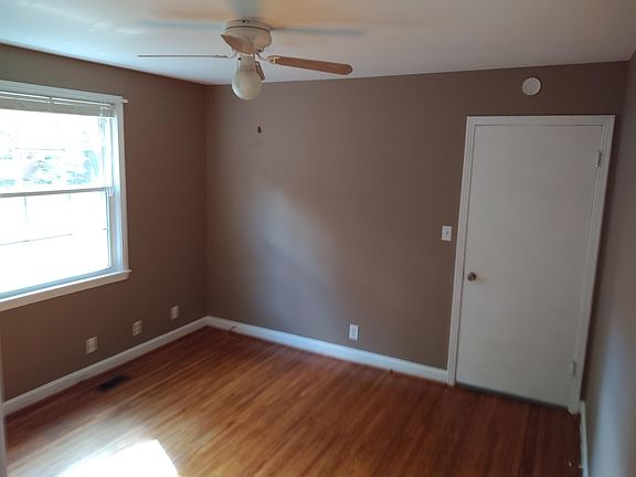 4th image of 2308 Dogwood Ln