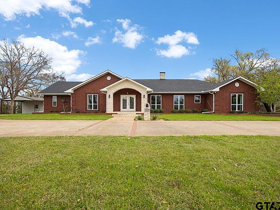 2nd image of 1609 Old Nacogdoches Rd