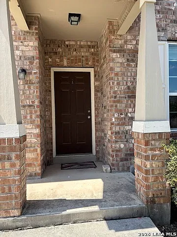 3 bed, 2.5 bath, 2332 sqft, $1,990 — Photo 2